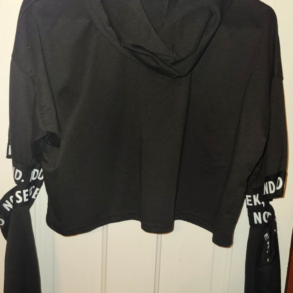 Junior long sleved crop tops